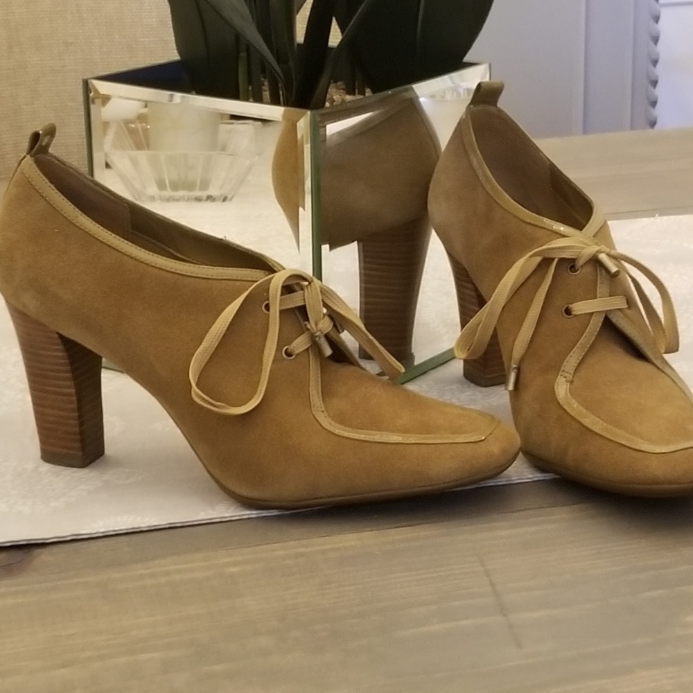 Anne Klein suade shoes